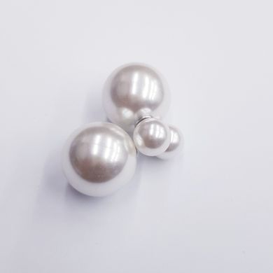 Серьги-пусеты с акрилом, на металлической основе, двойные, белый с серебряным