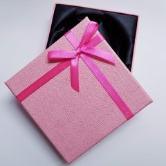 Подарочная коробочка для украшений, 90*90*22 мм, с атласным бантом, розовая