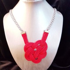 Колье из шнура и цепи, длина изделия ~ 65 см, японский узел, ожерелье, красный