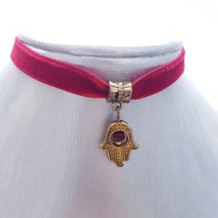 Чекер с подвесом рука Хомсы, объем изделия около 40 см, колье, ожерелье, красный