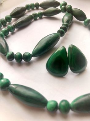 Набор из натурального камня малахита, колье и серьги-пусеты, зеленый