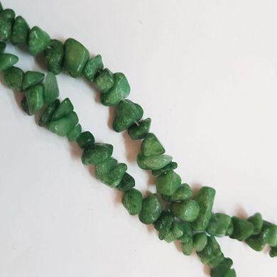 Самоцвет окрашенный натуральный бусины ширина 4-15 мм, длина нитки 45 см, крошка, натуральные камни, зеленый
