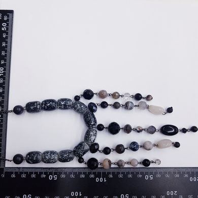 Колье из натурального камня агата, лабрадора и хрусталя, длина изделия около 47 см, натуральные камни, колье, ожерелье, темно-серый