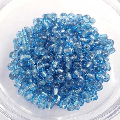 Бисер 3-5*3-5 мм, упаковка 10 гр , прозрачние с окраской внутри, голубой с серебристой сердцевиной