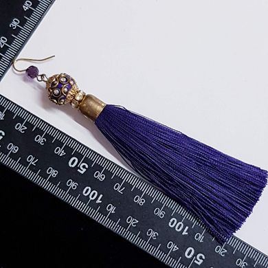 Серьги кисти из шелковых ниток с бусиной Индонезия, длина изделия около 12 см, фиолетовые
