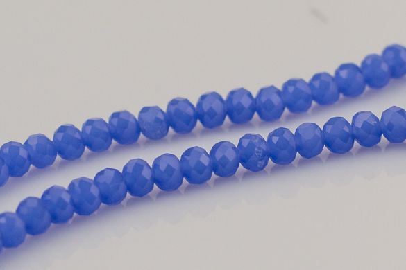Хрусталь бусины 4 мм, ~140 шт / нить, на нитке, сине-голубой не прозрачный.