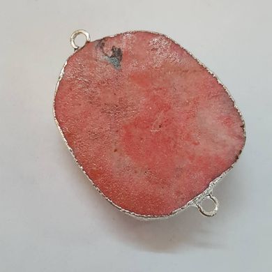 Коннектор из кварца 33*29*14 мм, друз из натурального камня в металлическом обрамлении, подвеска, украшение, медальон, бледно-розовый