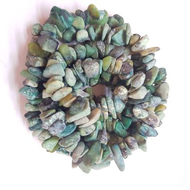 Хризоколла натуральная бусины ширина 4-15 мм, длина нитки 44 см, крошка, натуральные камни, зеленая
